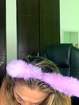 BunnyGlow50 online show from November 25, 3:18 am