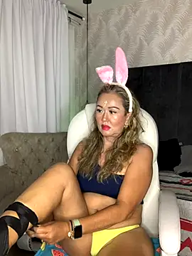 BunnyGlow50 online show from October 19, 3:09 am