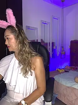 BunnyGlow50 online show from May 31, 7:47 pm