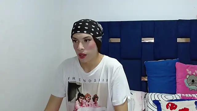 PinkLuna LolaBloom online show from June 2, 2:00 am