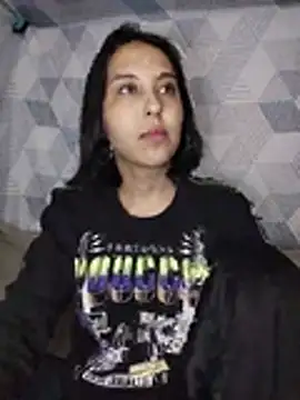 Snapshot of melzinhah03 chatting on June 6, 12:38 am melzinhah03 online show from June 6, 12:38 am