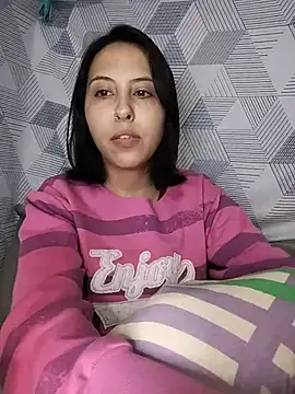 Snapshot of melzinhah03 chatting on June 20, 1:32 am melzinhah03 online show from June 20, 1:32 am