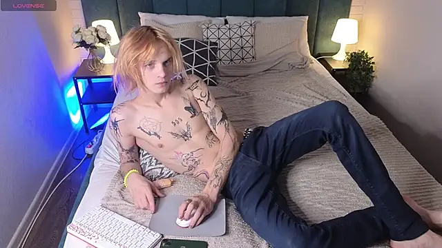 Snapshot of ArchiehalI chatting on October 2, 8:34 pm ArchiehalI online show from October 2, 8:34 pm