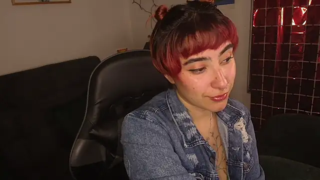 Miacatsito3 online show from February 13, 11:49 pm