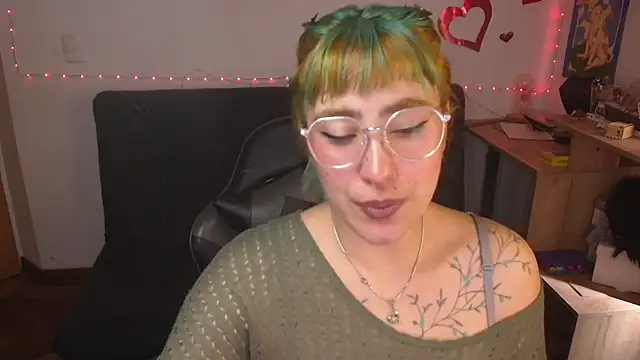 Miacatsito3 online show from July 10, 7:03 pm