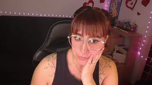 Miacatsito3 online show from May 26, 4:10 am