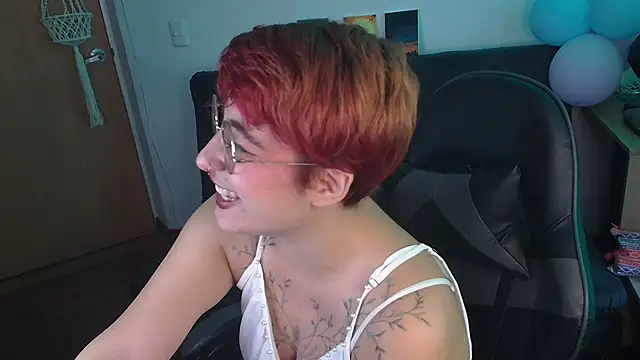 Miacatsito3 online show from November 22, 8:51 pm