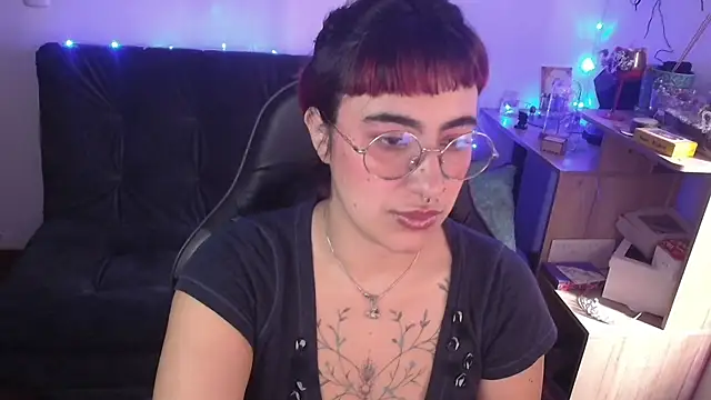 Miacatsito3 online show from March 26, 4:49 pm