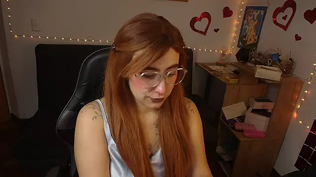 Miacatsito3 online show from May 19, 5:03 am