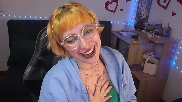 Miacatsito3 online show from June 19, 1:44 am