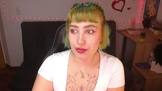 Miacatsito3 online show from July 14, 1:38 am