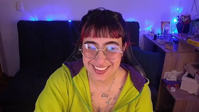 Miacatsito3 online show from March 20, 10:27 am