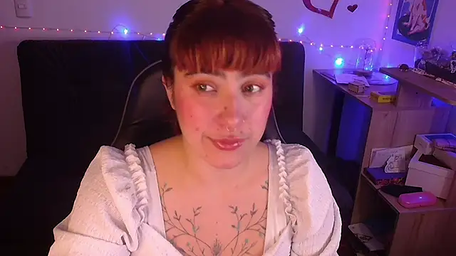 Miacatsito3 online show from May 5, 3:31 am