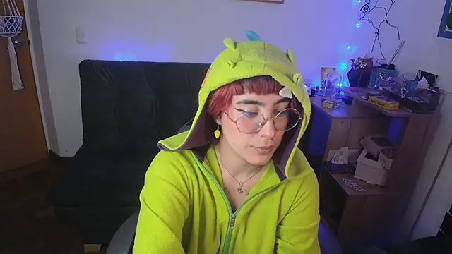 Miacatsito3 online show from March 24, 3:50 am