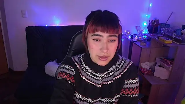 Miacatsito3 online show from April 7, 5:42 am