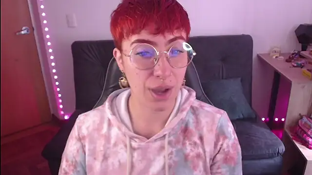 Miacatsito3 online show from October 9, 5:02 pm