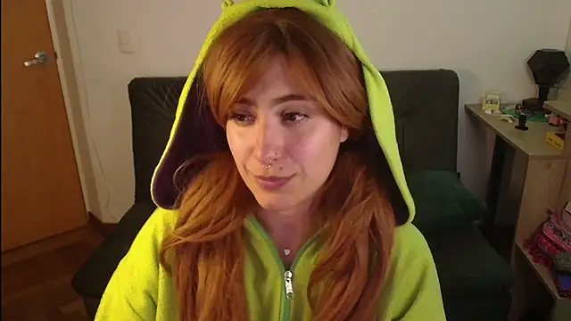 Miacatsito3 online show from October 24, 4:33 am