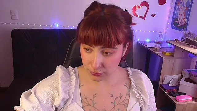 Miacatsito3 online show from May 5, 5:27 pm