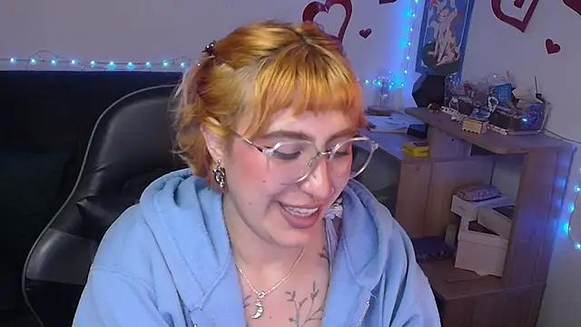 Miacatsito3 online show from June 16, 6:13 am