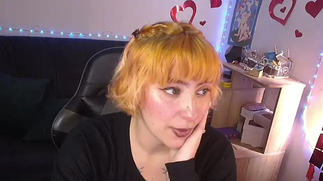 Miacatsito3 online show from June 9, 7:04 pm