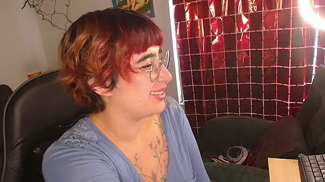 Miacatsito3 online show from February 19, 10:29 pm