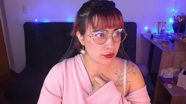 Miacatsito3 online show from March 13, 1:21 am