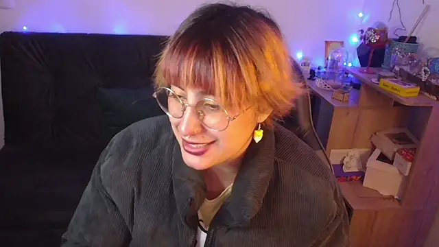 Miacatsito3 online show from March 12, 12:05 am