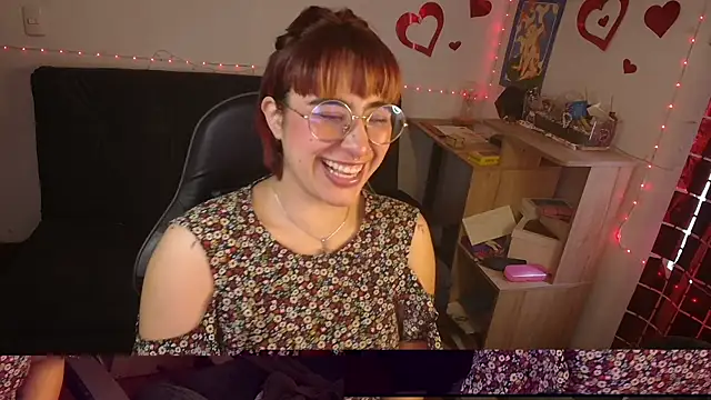 Miacatsito3 online show from May 12, 10:27 pm