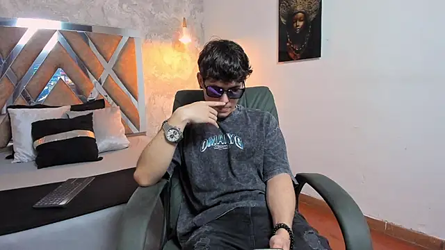 kraven lust online show from February 8, 3:15 am