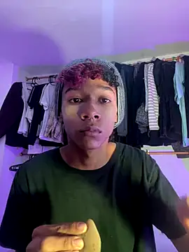 Snapshot of Billie_Turner_ chatting on December 15, 1:00 am Billie Turner online show from December 15, 1:00 am