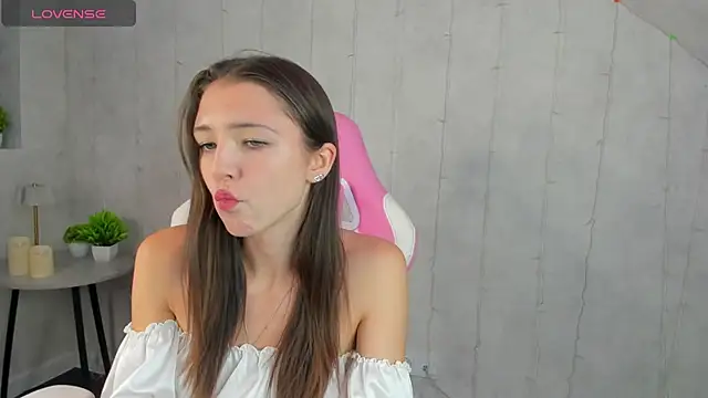 Snapshot of Amanda_Reedd chatting on October 15, 9:28 am Amanda Reedd online show from October 15, 9:28 am