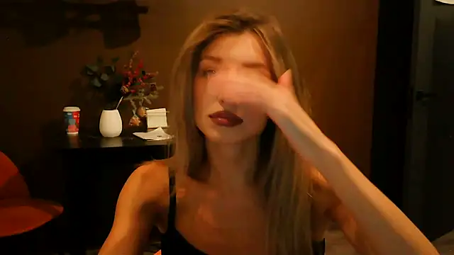 Snapshot of Miralyn chatting on October 3, 5:36 pm Miralyn online show from October 3, 5:36 pm