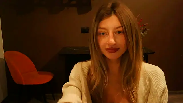 Snapshot of Miralyn chatting on September 26, 9:43 pm Miralyn online show from September 26, 9:43 pm