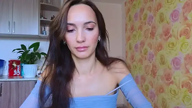 Lillian-Clark online show from November 13, 5:55 am