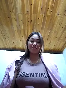 Snapshot of Dung_x chatting on January 18, 3:48 pm Dung x online show from January 18, 3:48 pm