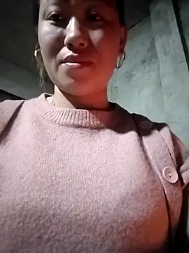 Snapshot of Dung_x chatting on February 11, 2:00 am Dung x online show from February 11, 2:00 am