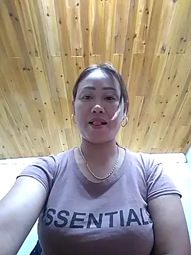 Snapshot of Dung_x chatting on February 16, 12:42 am Dung x online show from February 16, 12:42 am