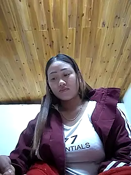 Snapshot of Dung_x chatting on February 3, 3:48 am Dung x online show from February 3, 3:48 am