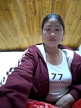 Snapshot of Dung_x chatting on February 2, 9:47 pm Dung x online show from February 2, 9:47 pm