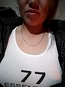 Snapshot of Dung_x chatting on February 1, 12:36 pm Dung x online show from February 1, 12:36 pm