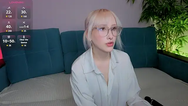 evlica online show from March 10, 2:10 pm