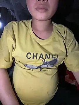Snapshot of Van_xx chatting on October 7, 2:56 am Van xx online show from October 7, 2:56 am
