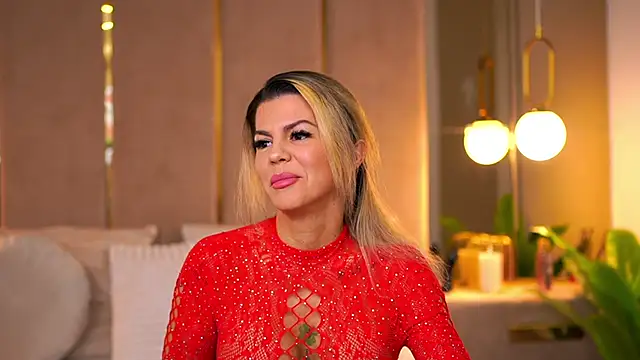 Snapshot of CamilaStarr chatting on February 5, 6:15 pm CamilaStarr online show from February 5, 6:15 pm