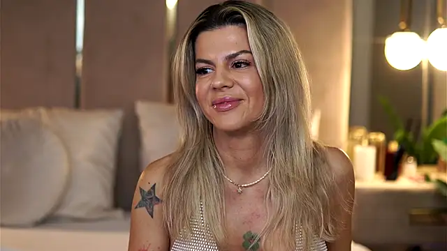 Snapshot of CamilaStarr chatting on November 28, 9:37 pm CamilaStarr online show from November 28, 9:37 pm