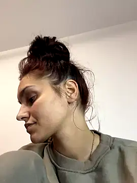 Snapshot of EllaBlowy chatting on October 1, 9:25 am EllaBlowy online show from October 1, 9:25 am