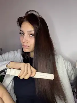 Snapshot of EllaBlowy chatting on October 4, 1:07 am EllaBlowy online show from October 4, 1:07 am