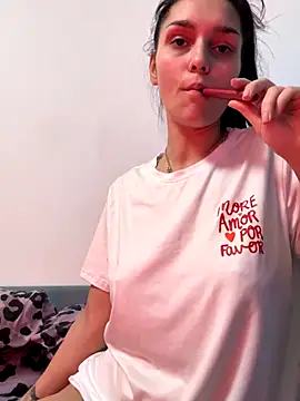 Snapshot of EllaBlowy chatting on November 21, 9:52 am EllaBlowy online show from November 21, 9:52 am