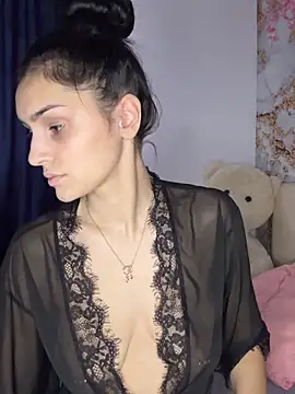 Snapshot of EllaBlowy chatting on December 3, 8:36 am EllaBlowy online show from December 3, 8:36 am