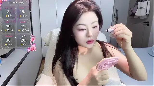 janequeen online show from February 9, 3:10 pm