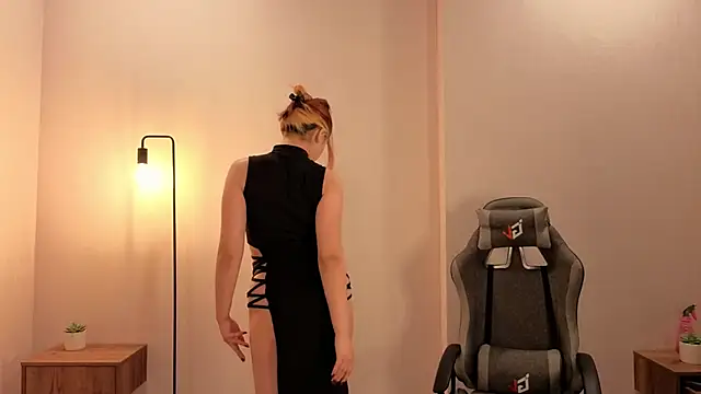 Snapshot of Frences_Eyes chatting on December 4, 1:32 pm Frences Eyes online show from December 4, 1:32 pm